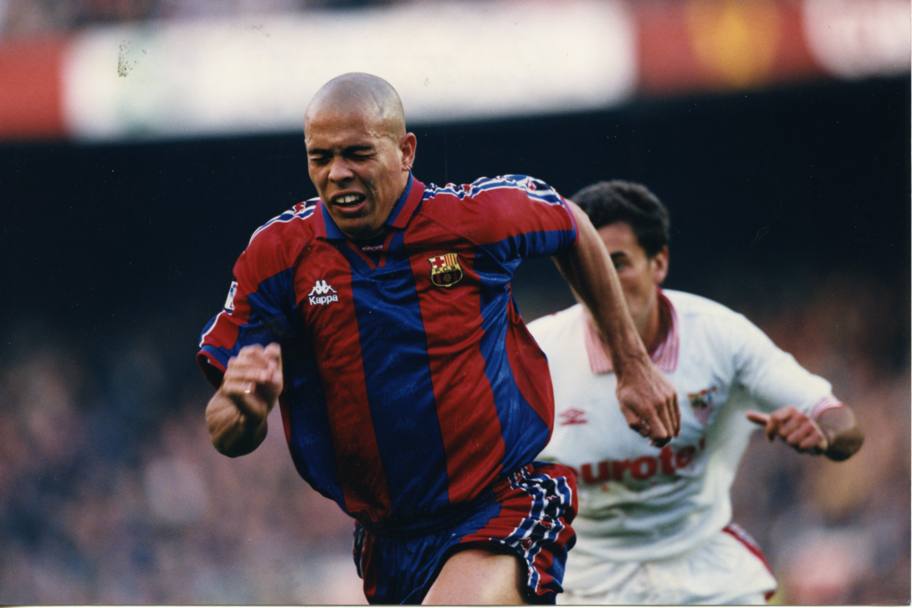 Nel 1996 Ronaldo passa al Barcellona. Eccolo in azione nell’aprile del 1997 con la maglia  blaugrana (Aldo Liverani)